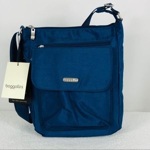 NWT Baggallini Pocket Town Crossbody